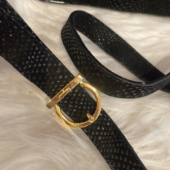 Salvatore Ferragamo Lizard Embossed Crossbody Bag - Picture 3 of 10